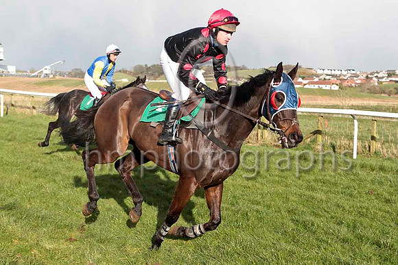 Paddysparks ( 4 black large red spots) & D J Howard - 7th - CU2D0441-e