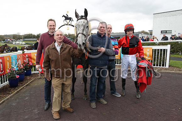 01st Shanklys Dawn and A W Short 5 ( 9 , red amd black qtrd ) Trainer - P J Rothwell , Owner - James Guilfoyle