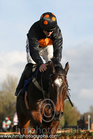 01 The King of Brega & R C Colgan - winner (12, black, orange disc) - FT8E9914-41