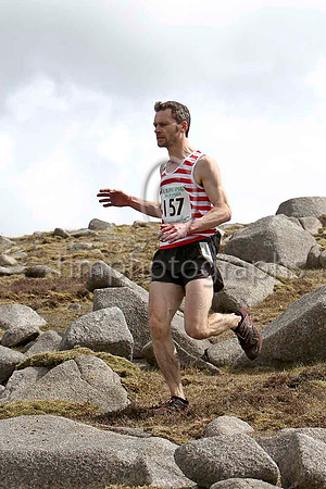 Gavin Mullholland - 11th in 52:55 - Calder Valley fell Runners - FT8E3706-e