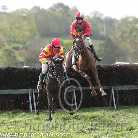 07 Maple Mons and B O'Neill - - 07th (4 ,red, green chevrons ) Trainer - D M Christie