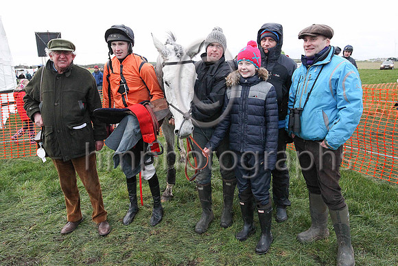 01st BI QUINI TIEP (FR) and D G Lavery ( 6 , ORANGE,black seams; black cap ) Trainer: B.R. Hamilton , Owner : Nigel Baring
