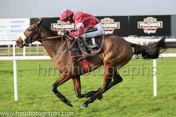 01st A Toi Phil and R Walsh ( 1 , maroon, white star, maroon cap ) Trainer - G Elliott , Owner - Gigginstown House Stud