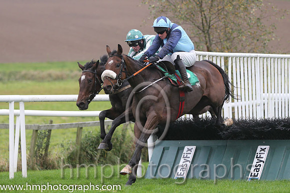 01 Crown Theatre and P Carberry - - 01st (5 ,Light blue, dark blue chevron ) Trainer - G Elliott