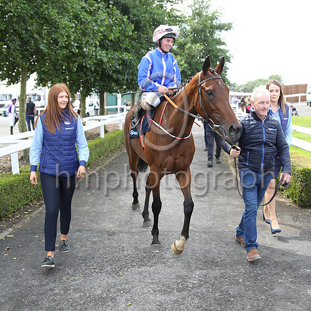 01st Atavique (3 blue, orange seams,red and white check cap ) Jockey: Siobhan Rutledge5 , Trainer: Thomas Gibney