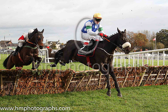 04th Castlehume and K C Sexton ( 7 , light blue, white spots ) Trainer - G Elliott , Owner - Castlehume Syndicate