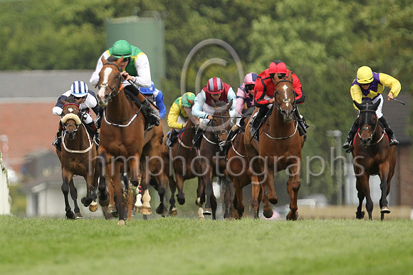 01st Fennor Cross (4 green, white seams, white sleeves ) Jockey: Donagh O'Connor , Trainer: John C McConnell