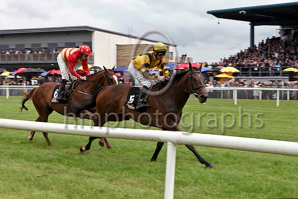 - Alhellal & D P McDonagh (5, yellow, black braces) - WinnerIMG_9643-e2