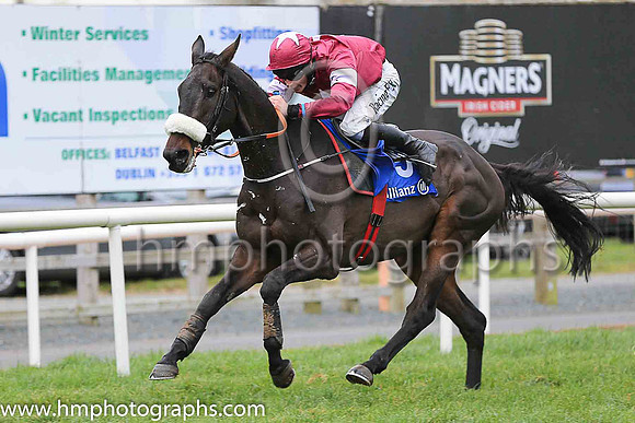 01st Wolfslair and D J Mullins ( 5 , naroon, white star, maroon cap ) Trainer - G Elliott , Owner - Gigginstown House Stud
