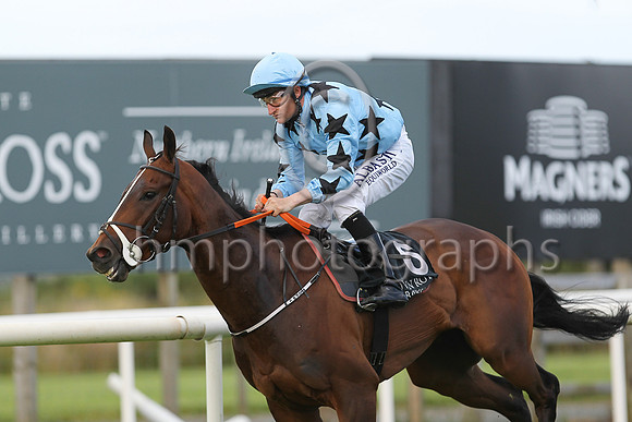 01st Mr Michael  Shane Foley (6, light blue, black stars) trainer Adrian Brendan Joyce, Owner Mrs Christina Joyce