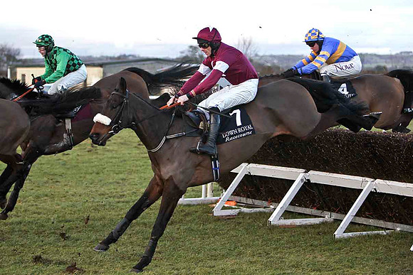 Gates of Rome (7) Fell, Jockey D N Russell - FT8E9948-e2