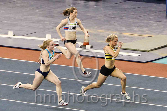Amy Foster  University of Ulster - 2nd, Aoife MacNeill (156) Dundrum South Dublin AC - 5th & Ailis McSweeney (150) Leevale AC - Winner - FT8E0301-e