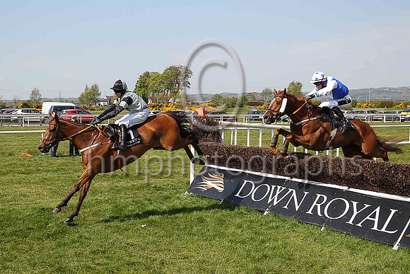 01st Art Of Payroll and D F O?Regan ( 1 , grey, black cross ) Trainer - M S Sandra Hughes , Owner - Bishopsgate Syndicate