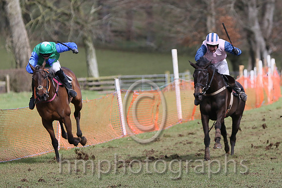 01st MOLLYKING? and M J O'Hare ( 17 , PINK; blue sleeves; pink  blue striped cap ) Trainer: J.G. Cosgrave,, Owner : Fred Mackey