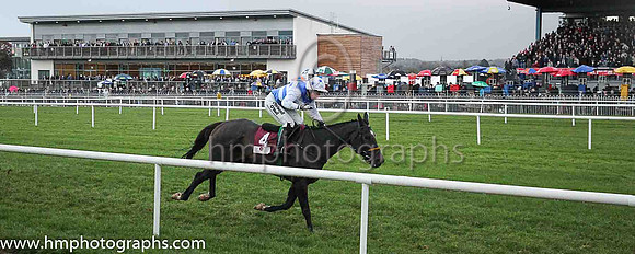 01st Joey Sasa and Ms N Carberry ( 4 , blue and white bands ) Trainer - N Meade , Owner - E Duignan  Bernard Woods