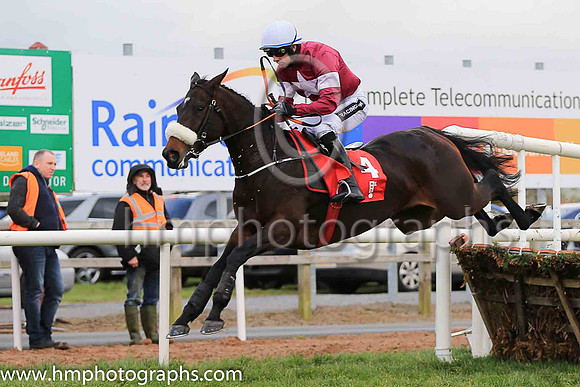 02nd Apple's Jade and R Walsh ( 4 , maroon, white star, white cap ) Trainer - G Elliott , Owner - Gigginstown House Stud