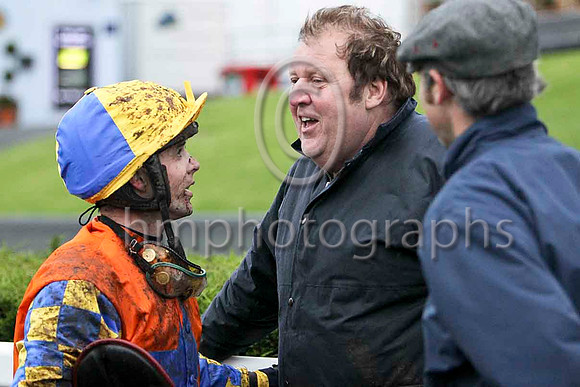 Mister Nibbles Jockey  Mr S Crawford - winner   - Owner David Gordon Roberts & S R B Crawford  - Trainer  -FT8E5525-e2