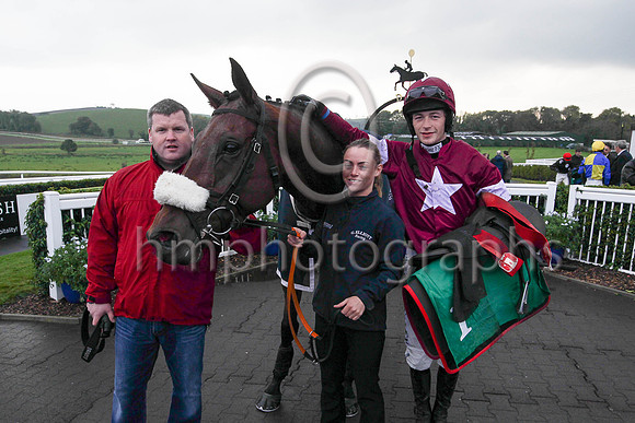 01st Ballela Boy and D J Mullins ( 1 , maroon, white star.maroon cap, white star ) Trainer - G Elliott , Owner - Gigginstown House Stud