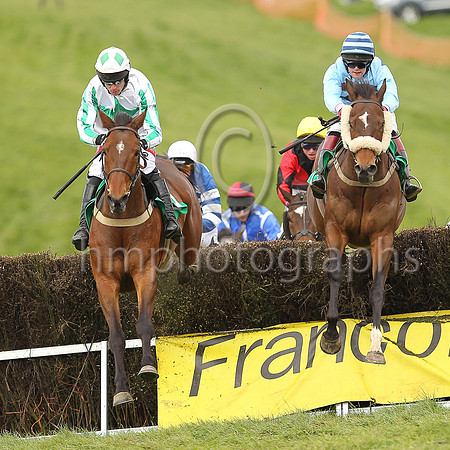 01st ISLE ROAD and Derek O'Connor ( 6 , WHITE,green star; white  green striped sleeves; white cap,green diamonds ) Trainer: Jason Cairns , Owner : Frank McClean