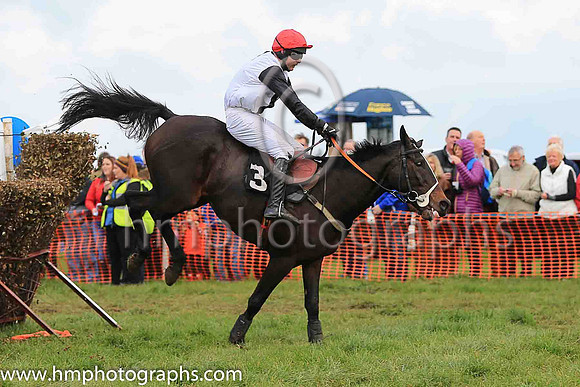 04th BOBOWEN and M J O'Hare ( 3 , WHITE,black panel; black sleeves; red cap ) Trainer: Caroline McCaldin,, Owner : Niall McCarthy  Caroline McCaldin