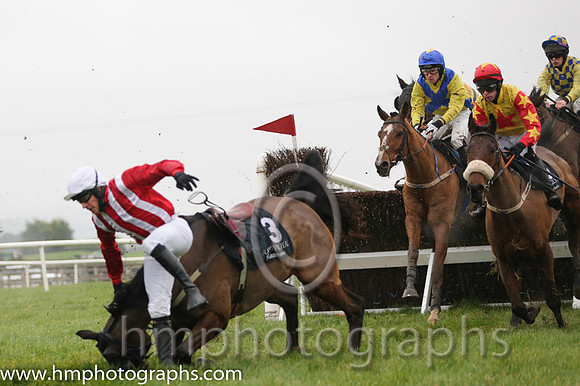 08 Kerrib Castle and Mr M McConville - F - 08th (3 ,red and white stripes ) Trainer - Stephen McConville
