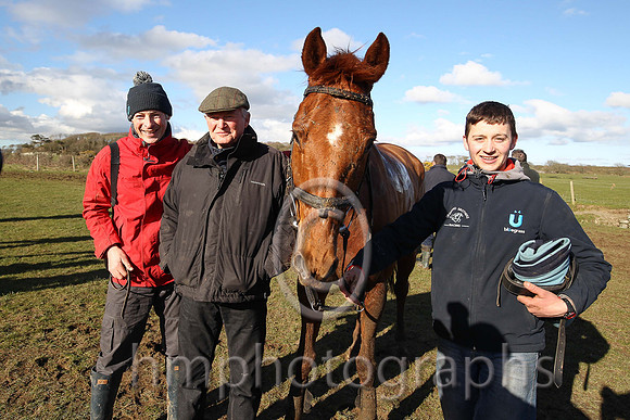 01st KILINAKIN and B G Crawford ( 7 , LIGHT BLUE  DARK BLUE HOOPS; dark blue sleeves; dark blue cap ) Trainer: S.R.B. Crawford,, Owner : David Mitchell