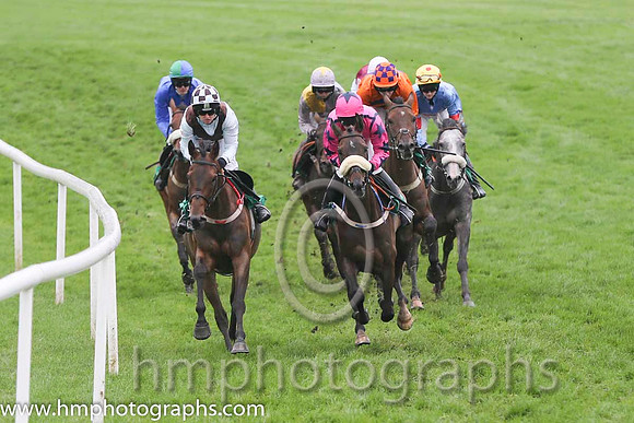 02 Angus Milan & Ms N Carberry - 2nd(1,beige & purple chevron) & 04 Mine Now & Ms L O'Neill - 4th(4,pink , blue seams)