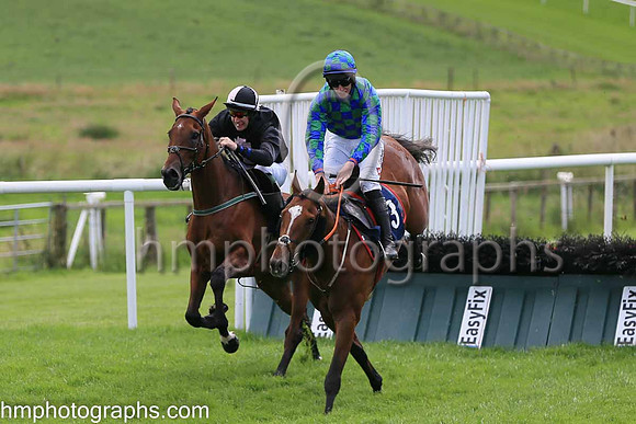 01st Ebasari (3 , green and blue check ) Jockey: Jack Kennedy , Trainer: Gordon Elliott