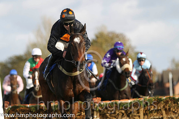 01 The King of Brega & R C Colgan - winner (12, black, orange disc) - FT8E9902-35
