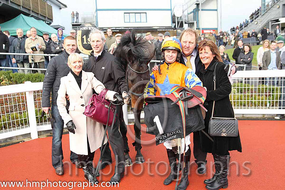 01 Gilt Shadow & Mr S Crawford - winner (1, orange, royal blue star) - CU2D9328-20