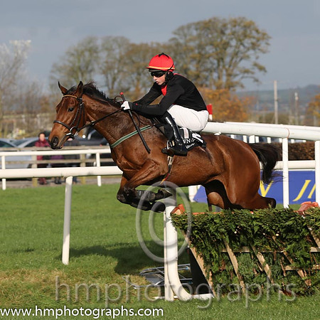 01 Scooping and C D Maxwell - - 01st (12 ,black, red panel ) Trainer - E D Delany