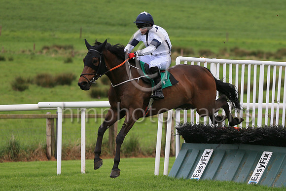 01st WILD SHOTand S. Fitzgerald (5) ( 1 , White and black diamonds ) Trainer - JOHN MCCONNELL , Owner - Cathal McGuckin