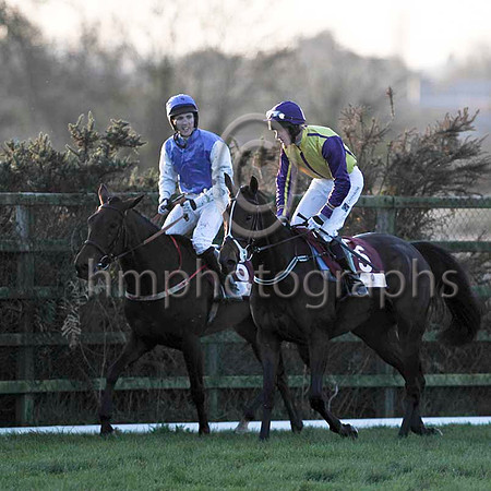 Leish Oscar , 3rd Jockey Mr D A Fitzsimmons & Dancin' Glory , Winner Jockey Mr J T Carroll  - CU2D9853-e