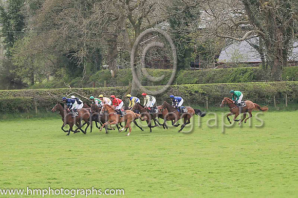 01st IT'S FOR ME (FR) and B G Crawford ( 20 , EMERALD GREEN; dark green sleeves; dark green cap,emerald green spots ) Trainer: S.R.B. Crawford,, Owner : Isaac Souede Simon Munir