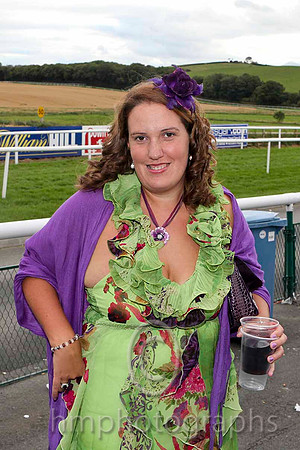 Lady in purple and green - IMG_9540-e