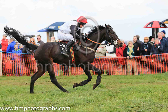 04th BOBOWEN and M J O'Hare ( 3 , WHITE,black panel; black sleeves; red cap ) Trainer: Caroline McCaldin,, Owner : Niall McCarthy  Caroline McCaldin