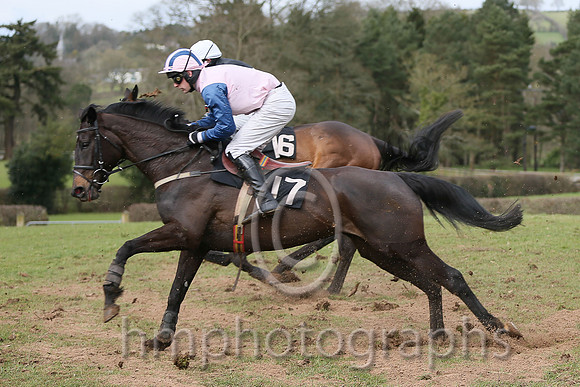 01st MOLLYKING? and M J O'Hare ( 17 , PINK; blue sleeves; pink  blue striped cap ) Trainer: J.G. Cosgrave,, Owner : Fred Mackey