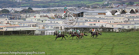 Caravans and more caravans skirt the Route Point-To-Point Steeplechase at Portrush