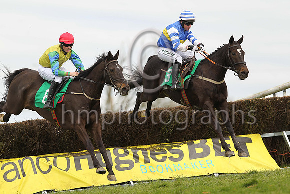 01st THE BALER and F Stack ( 8 , YELLOW; blue sleeves,green chevrons; red cap ) Trainer: Liam O'Farrell , Owner : Liam O'Farrell