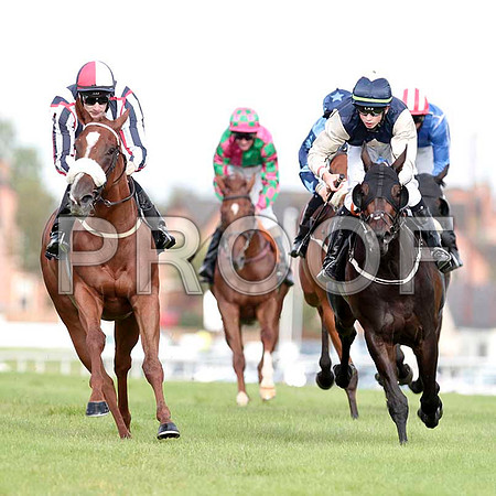 Le Rouge Alex in the lead - CU2D9546-e