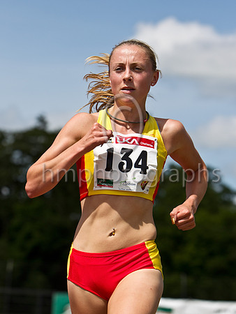 Kerry Harty Newcastle AC winning the Women's 5000 metres - CU2D9896-e3a4j