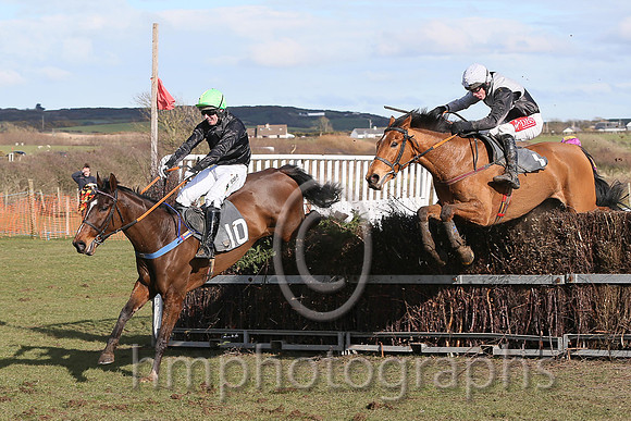 01st NEWTOWN CRAIG and B O'Neill ( 10 , BLACK; black sleeves; green cap ) Trainer: Colin Bowe,, Owner : Partnership Milestone Racing