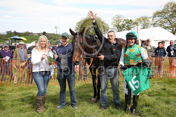 01st KINGS MONARCH (GB) and R James ( 15 , EMERALD GREEN,orange spots; white sleeves,orange spots; emerald green cap ) Trainer: Donnchadh Doyle , Owner : Syndicate Monbeg