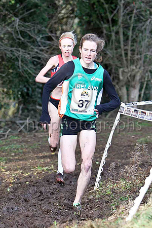 Fionnuala Britton IRL, winner in 19.32 followed by Gemma steel (35) GBR, 2nd in 19.39 - FT8E8464-e
