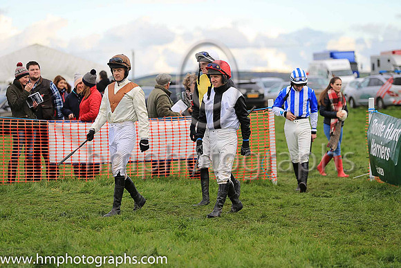 Jockies enter the parade ting at Thr route P2P at Portrush