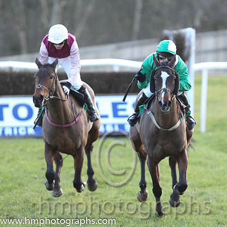 Race 6 7th - Mourne Paddy (IRE) (6 ) Jockey: Mr J Creswell (7) - Trainer: J J Lambe - green, white sash