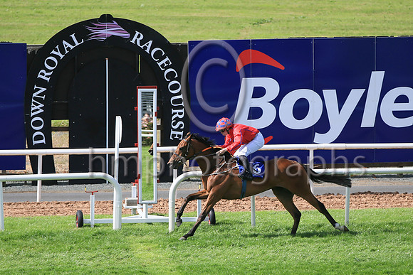 01st Urban Oasis (6 red, blue seams ) Jockey: Jamie Powell7 , Trainer: John James Feane
