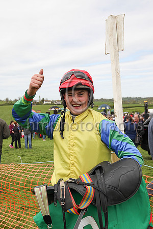 01st THE BALER and F Stack ( 8 , YELLOW; blue sleeves,green chevrons; red cap ) Trainer: Liam O'Farrell , Owner : Liam O'Farrell