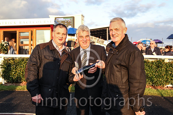 01st The Mooch ( 4 , light blue and maroon hoops ) and Donagh Meyler (7) - Trainer : Paul Nolan - Owner : R.G. English