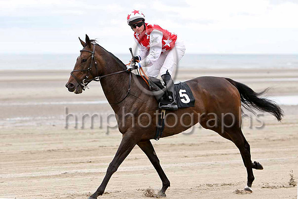 Bank on Black 9th, Jockey J A Hefferman - FT8E4070-e